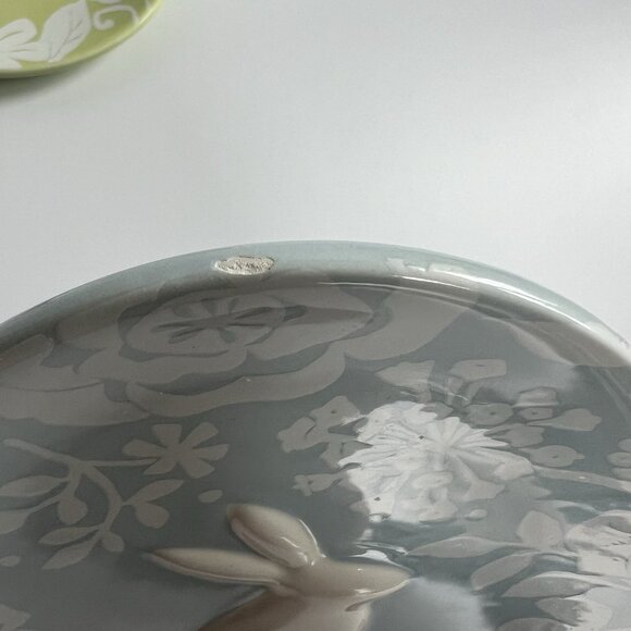 MAGENTA Easter Bunny Rabbit Plate Egg Embossed Damask Floral Pastels Lot of 4 - Picture 9 of 9